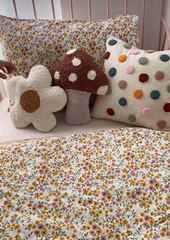 Tote bags with punch needles